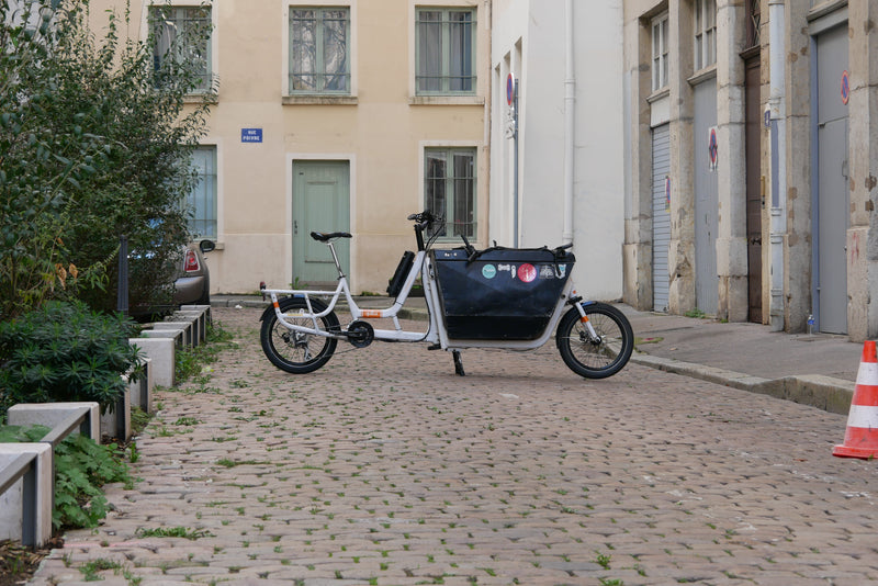 Vélo cargo Yuba Spicy Curry biporteur avec moteur roue arrière Virvolt 750 et batterie 70 km