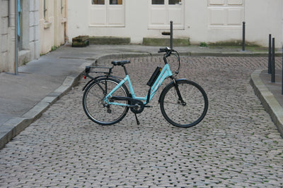 Vélo Neomouv équipé du kit Virvolt 750 avec moteur roue arrière